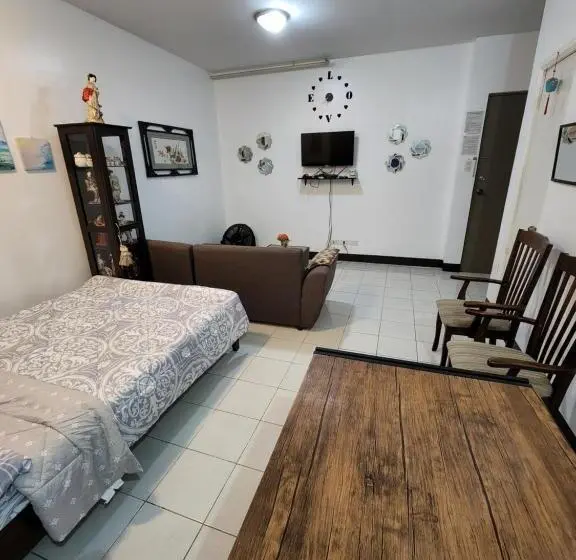 ファミリーステューディオ, Ilia S Cozy Abode Near Enchanted Kingdom & Nuvali