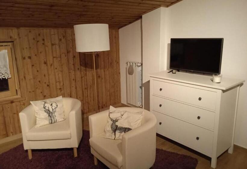 标准间, La Mansarda