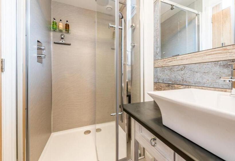 Superior Rum med Terrass, Mandalay