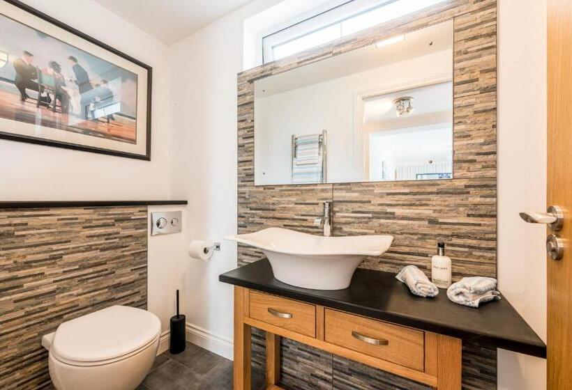 Superiorrum King Size Säng, Mandalay