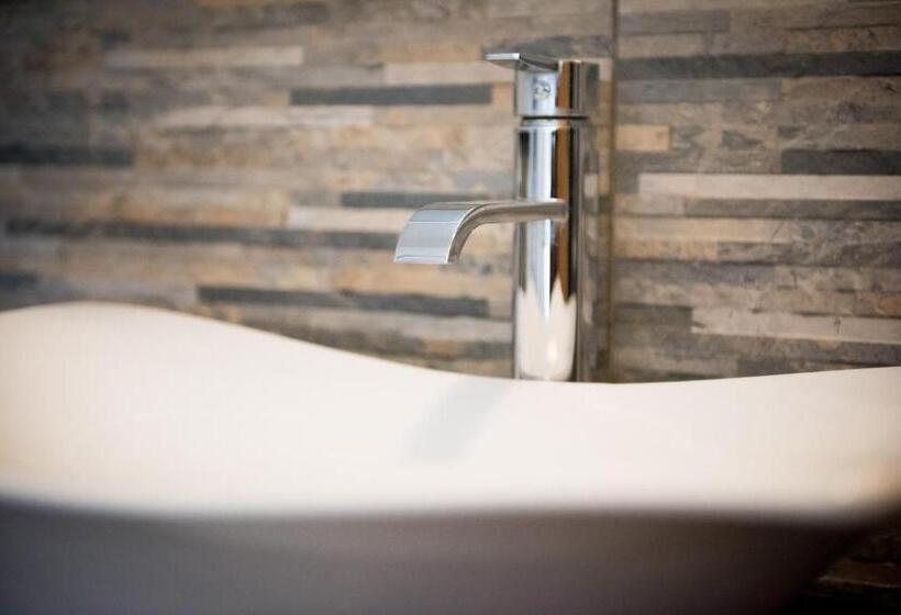 Superiorrum King Size Säng, Mandalay