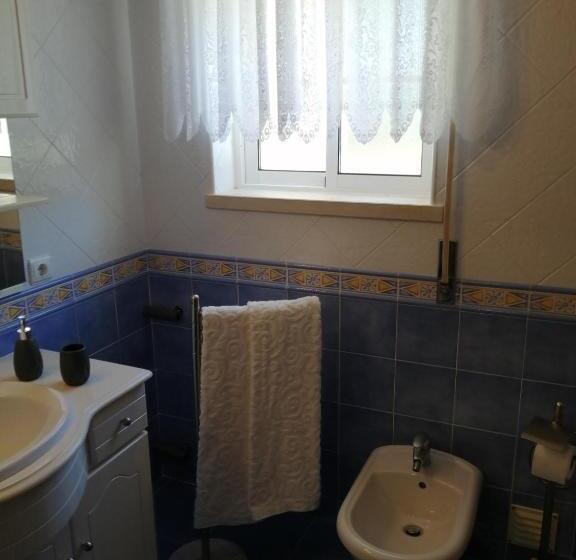 套房, Moradia Chicharro