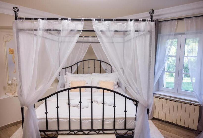 سوییت جونیور, Villa Xaxat