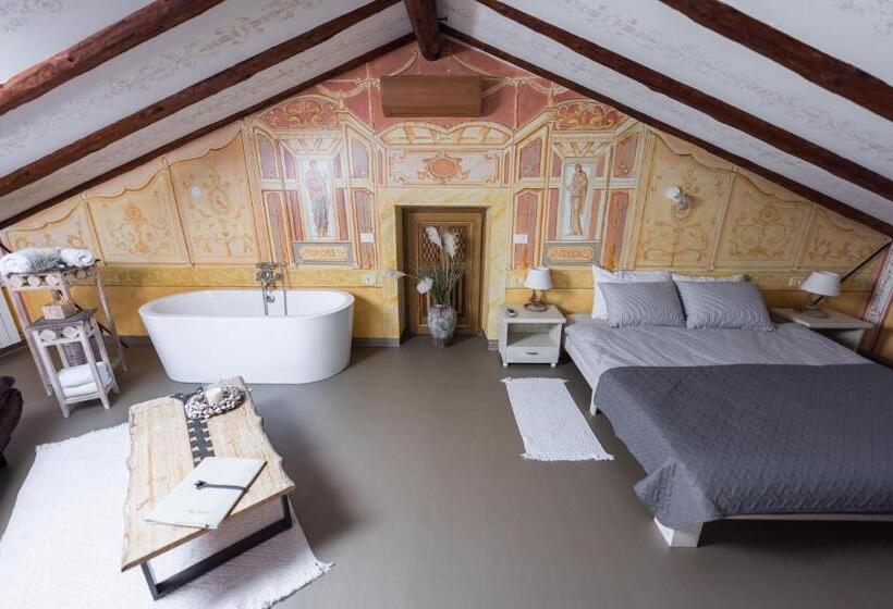 اتاق لوکس, Villa Xaxat