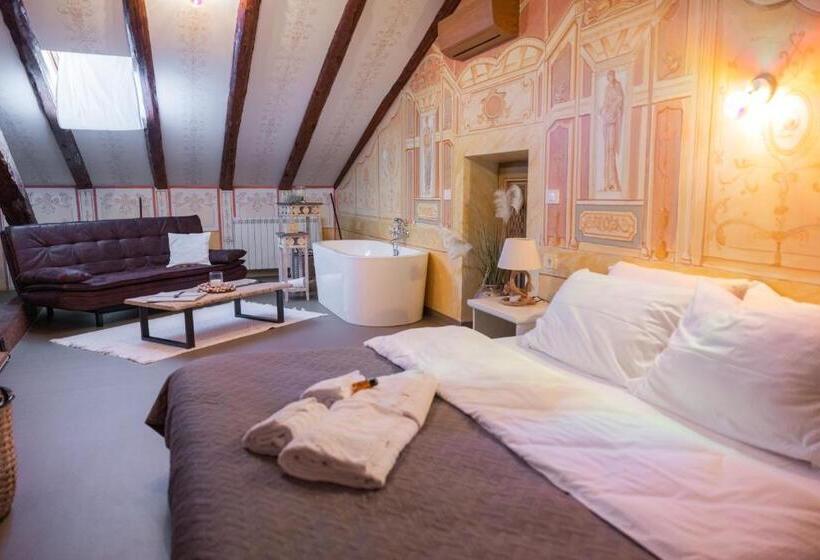 اتاق لوکس, Villa Xaxat