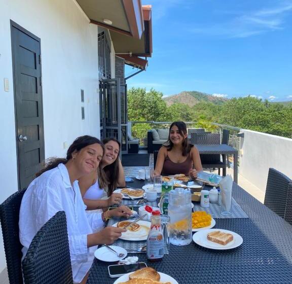 سوییت با چشم‌انداز باغ, Bella Villa Coron