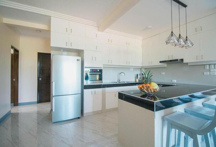 اتاق استاندارد با سرویس بهداشتی مشترک, Bella Villa Coron