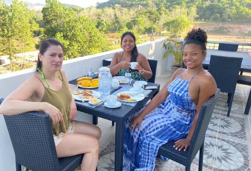 3 Bedroom Suite, Bella Villa Coron