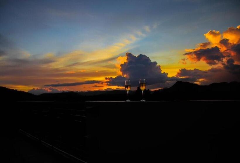 套房带园景, Bella Villa Coron