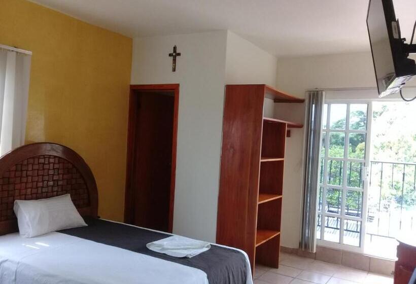 חדר דלוקס, Don Celes