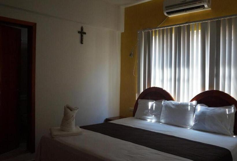 Quarto Estandar, Don Celes