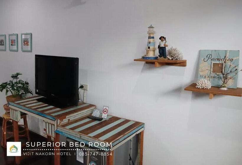 חדר סופריור, Vijit Nakorn