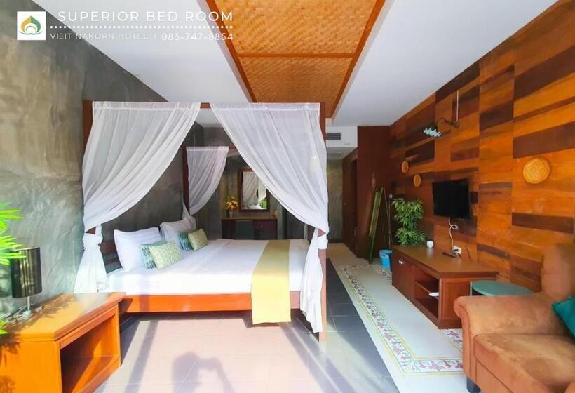 חדר סופריור, Vijit Nakorn