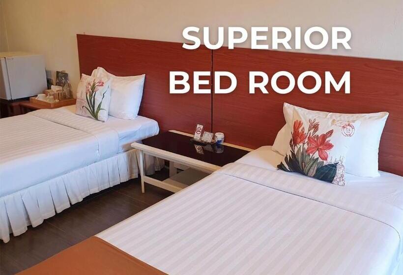 חדר סופריור, Vijit Nakorn