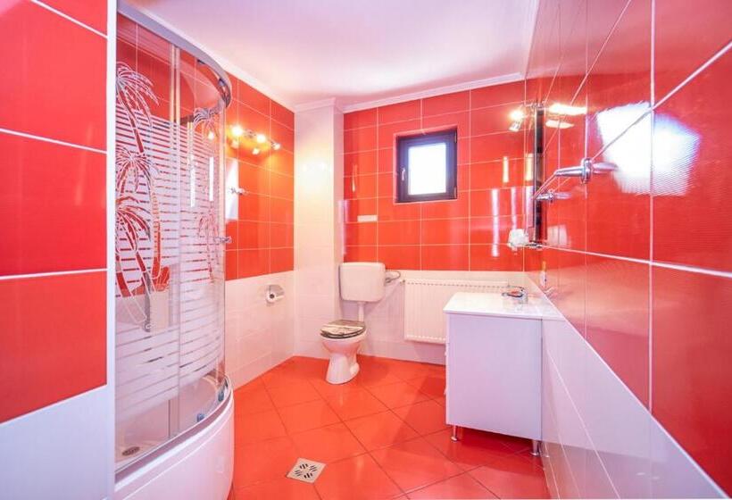 اتاق استاندارد سه نفره, Amedeia