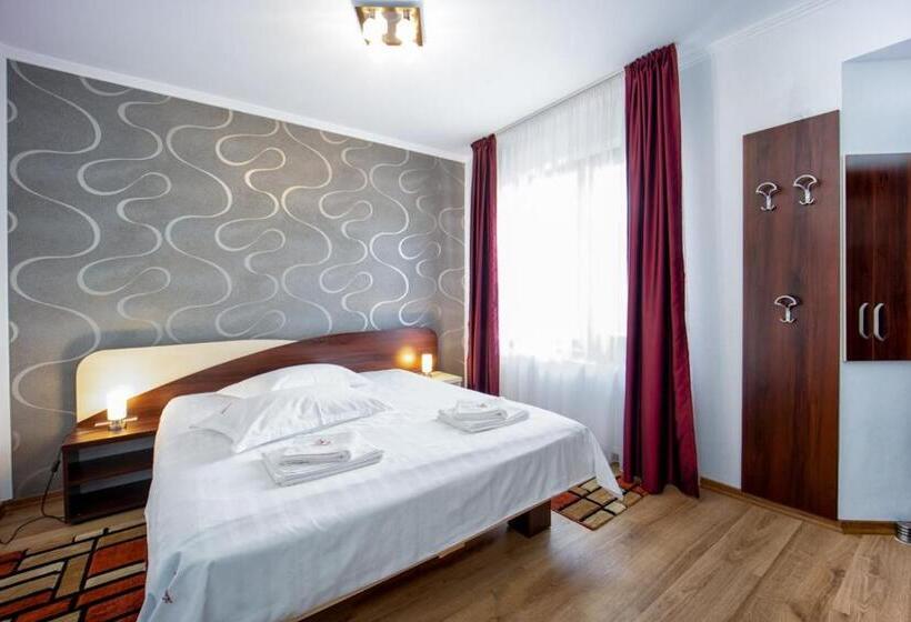 اتاق استاندارد سه نفره, Amedeia