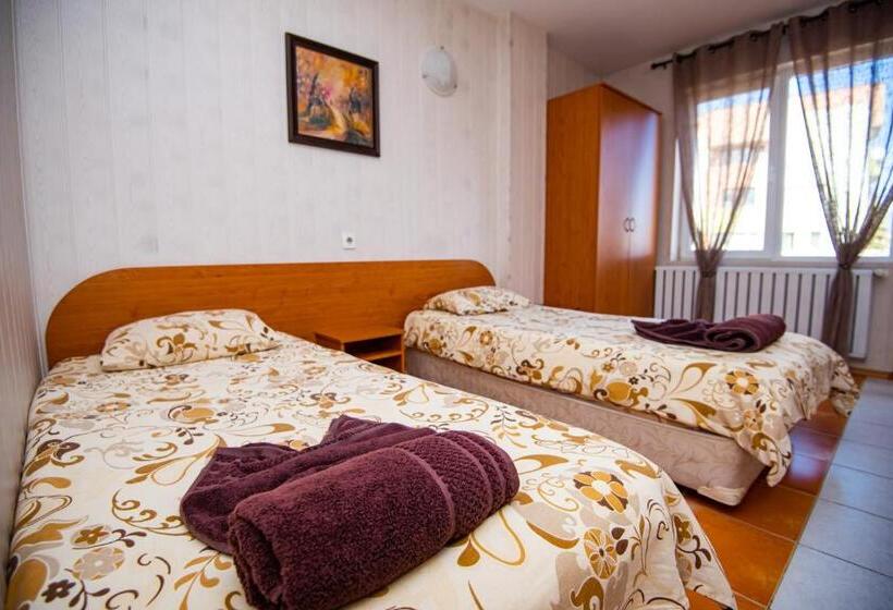 标准间, семеен хотел надежда