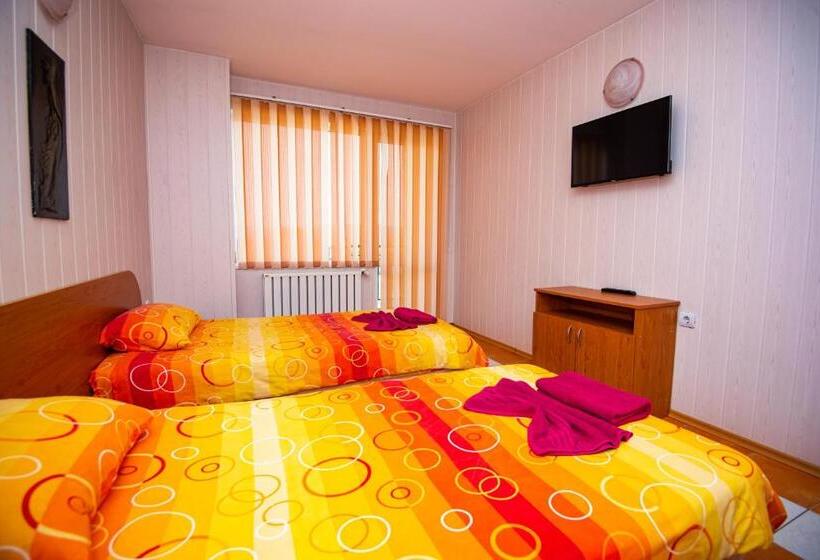 标准间, семеен хотел надежда