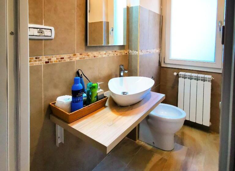 חדר קומפורט לשלושה, Amariglio Apartment