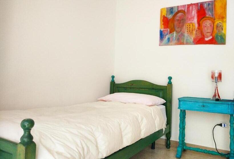 חדר קומפורט לשלושה, Amariglio Apartment