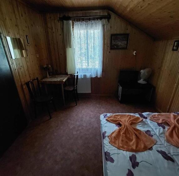 غرفة قياسية حمام مشترك, Garden Etterem Kávézó és Panzió Tahitótfalú