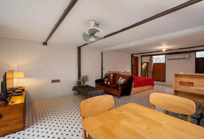 חדר משפחתי, Secret Garden Pool Villa