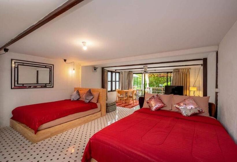 חדר משפחתי, Secret Garden Pool Villa