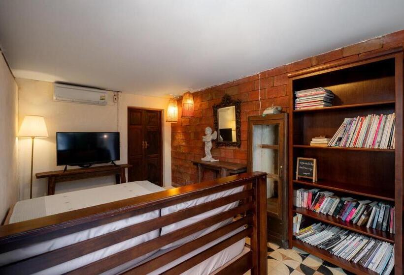 חדר אקונומי, Secret Garden Pool Villa