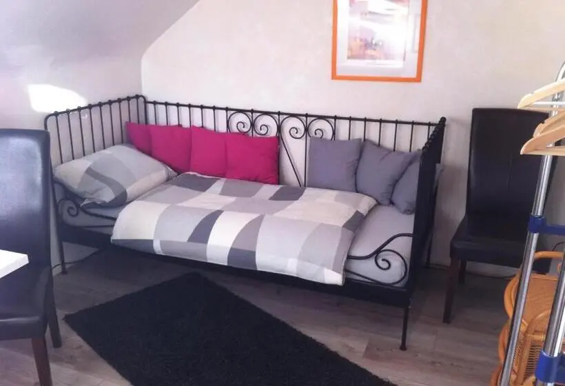 اتاق استاندارد یک تخته با سرویس بهداشتی مشترک, Villa Donar