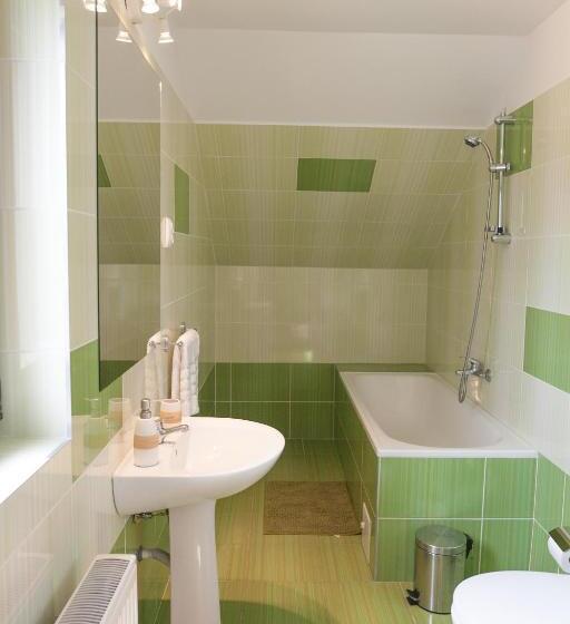 标准三人间, Pensiunea Nobila