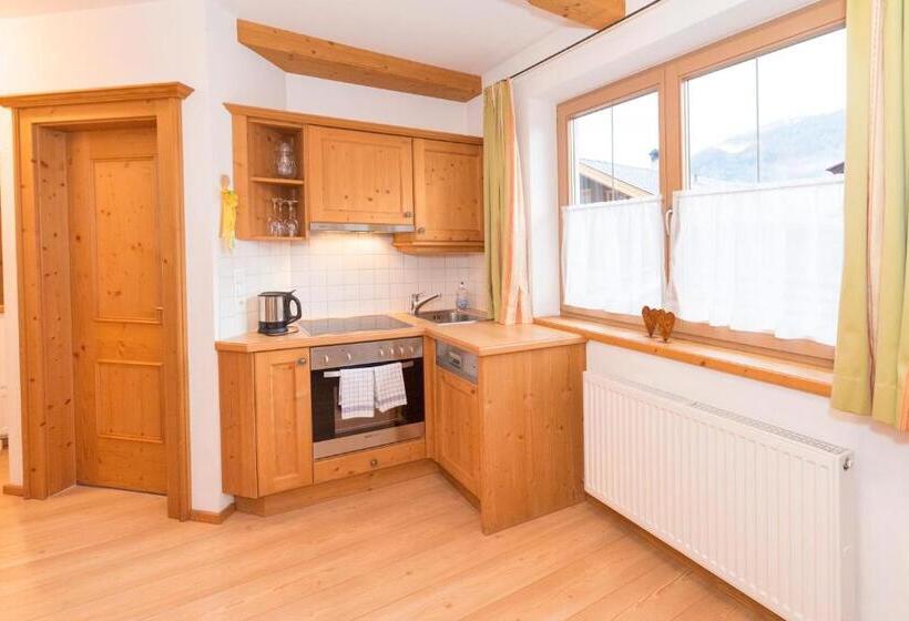 Студия Стандарт, Das Gästehaus Schneider Am Dorfplatz