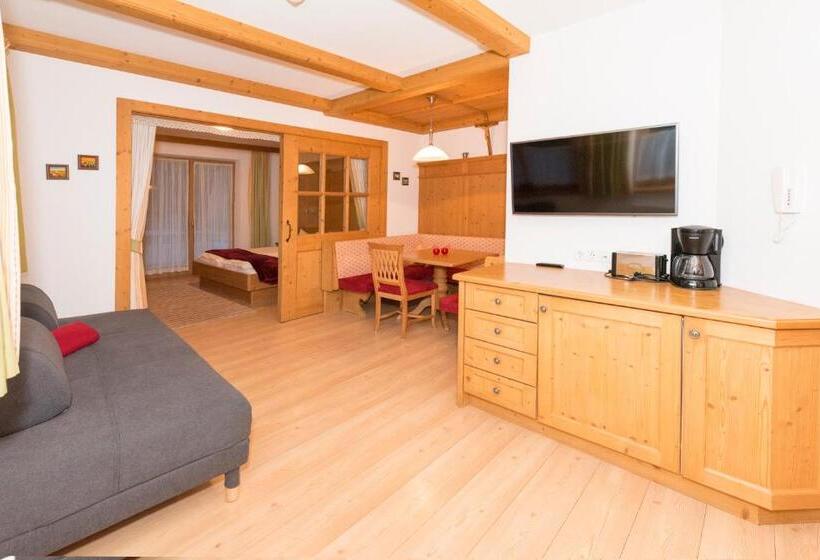 Студия Стандарт, Das Gästehaus Schneider Am Dorfplatz