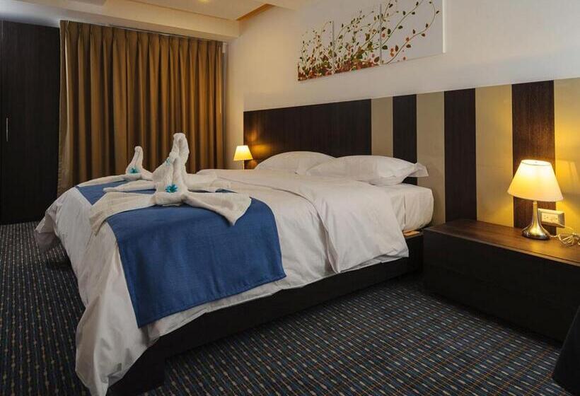 اتاق استاندارد, Alex Caracas