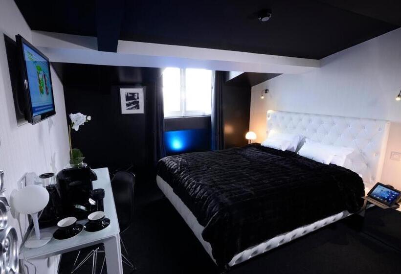 コンフォートルーム, Art