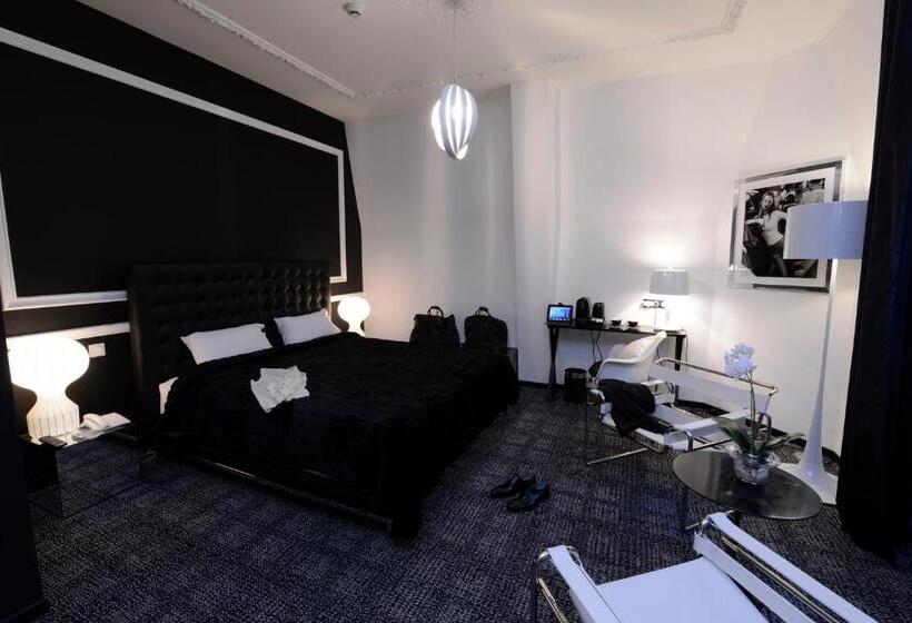 スーペリアールーム, Art