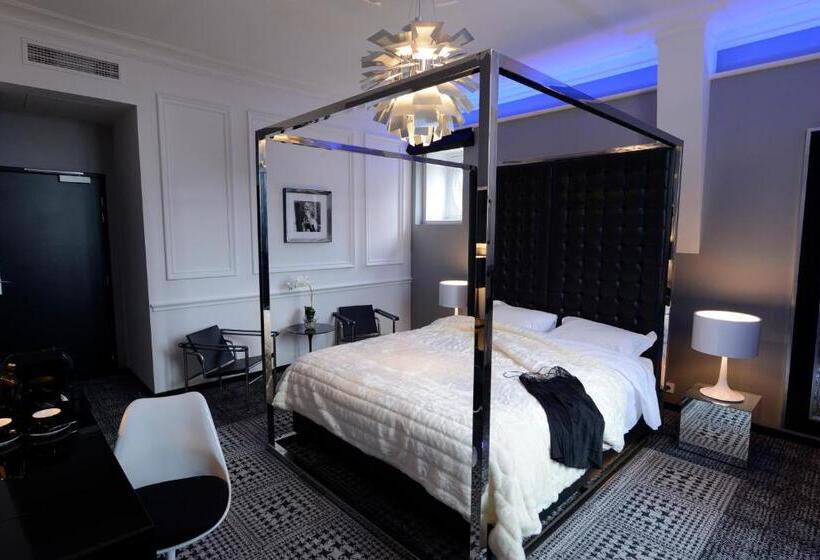 スーペリアールーム, Art