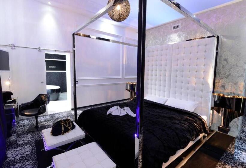 ジュニアスイート, Art