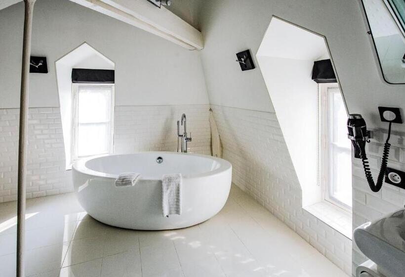 スーペリアールーム, Art