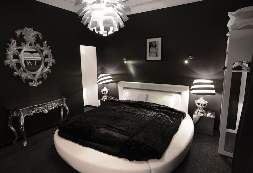 スタンダードルーム, Art