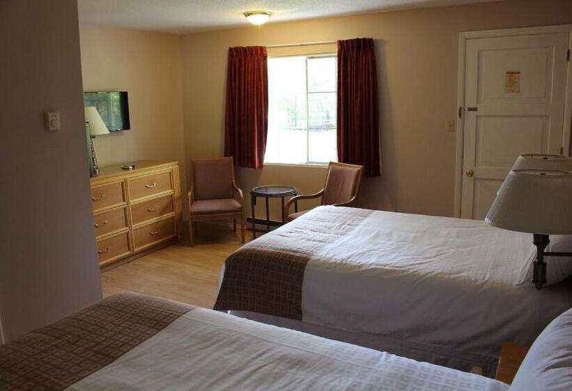 غرفه قياسيه سريرين مزدوجين, Colonial Resort1000islands