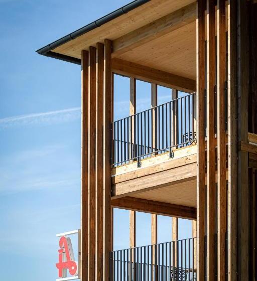 اتاق استاندارد با بالکن, Educare