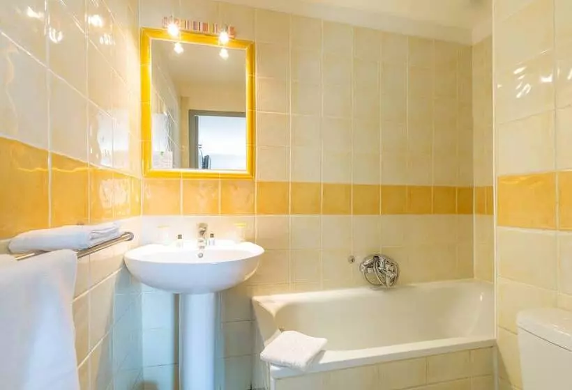 اتاق استاندارد سه نفره, Europe Hotel Vieux Port