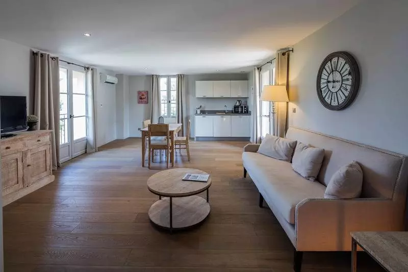 سوئیت کلاسیک, Garrigae Distillerie De Pezenas Hotellerie & Spa