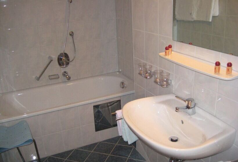 スタンダード４人部屋, Gasthof Zum Stollhofer