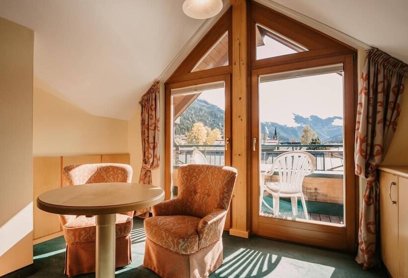 Standard Studio Mountain View, Guggenberger