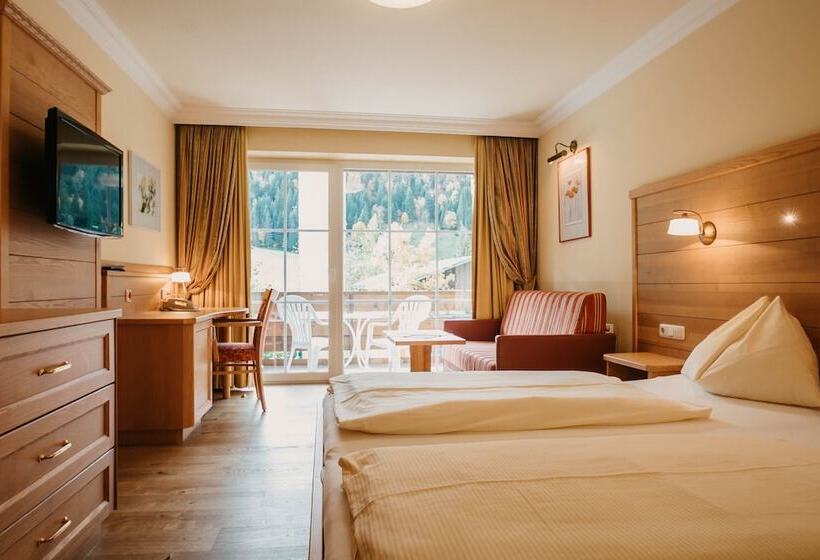 Standard Studio Mountain View, Guggenberger