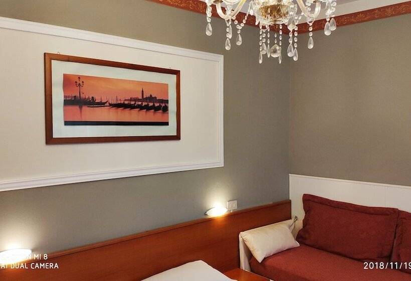 اتاق استاندارد سه نفره, Minerva