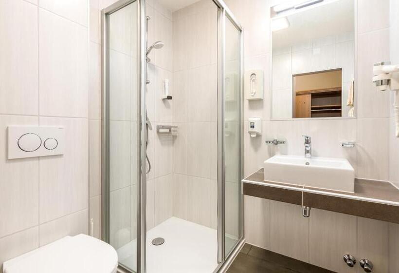 غرفة قياسية, Moserhof