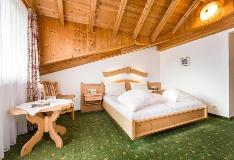 غرفة قياسية, Moserhof