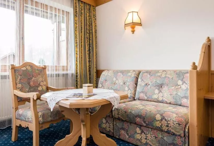 コンフォートルーム, Moserhof